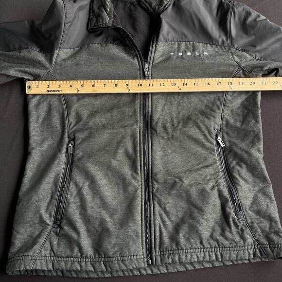 Tesla Womens Softshell Jacket Medium Full Zip Gray Embroidered Logo EV Car - Picture 6 of 9